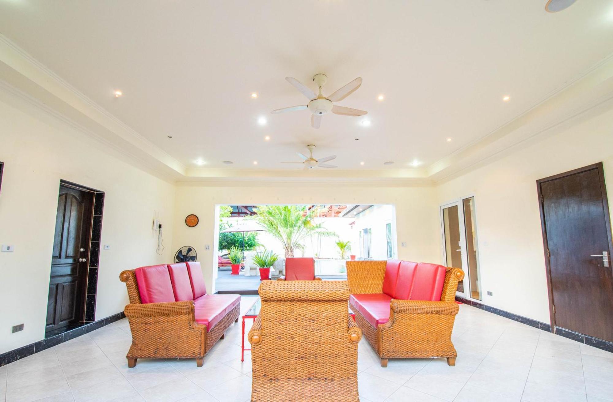 Seaside 2 Pools,beach@50m Villa