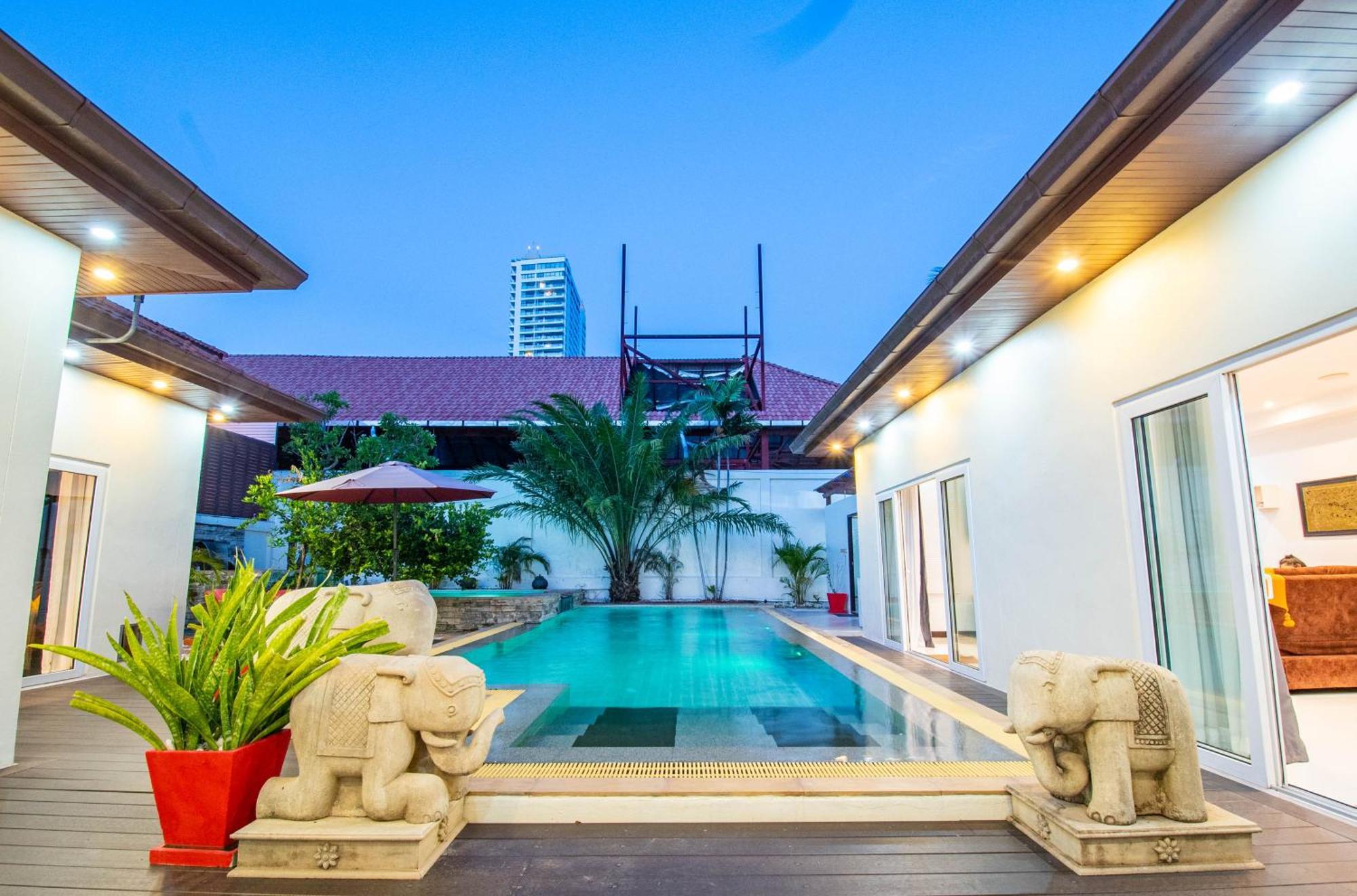 Seaside 2 Pools,beach@50m Villa Pattaya