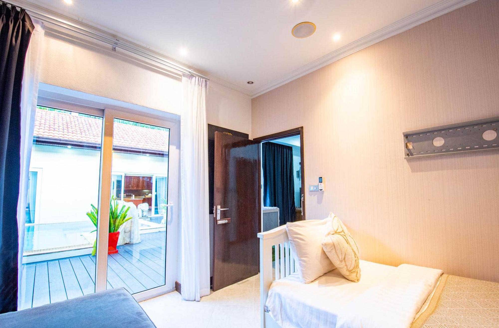 Villa Seaside 2 Pools,beach@50m Pattaya