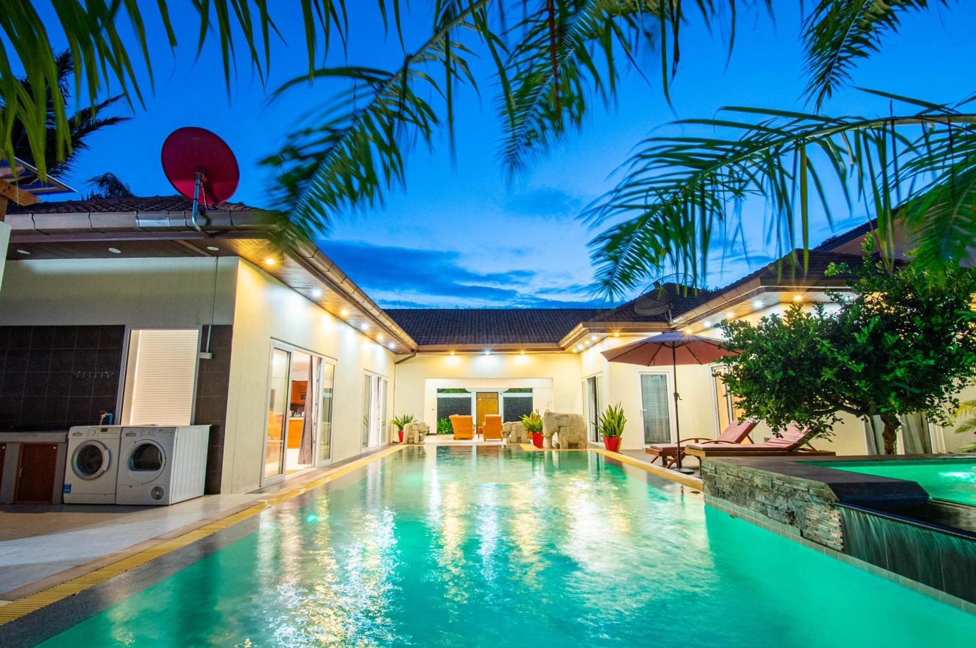 Seaside 2 Pools,beach@50m * Pattaya