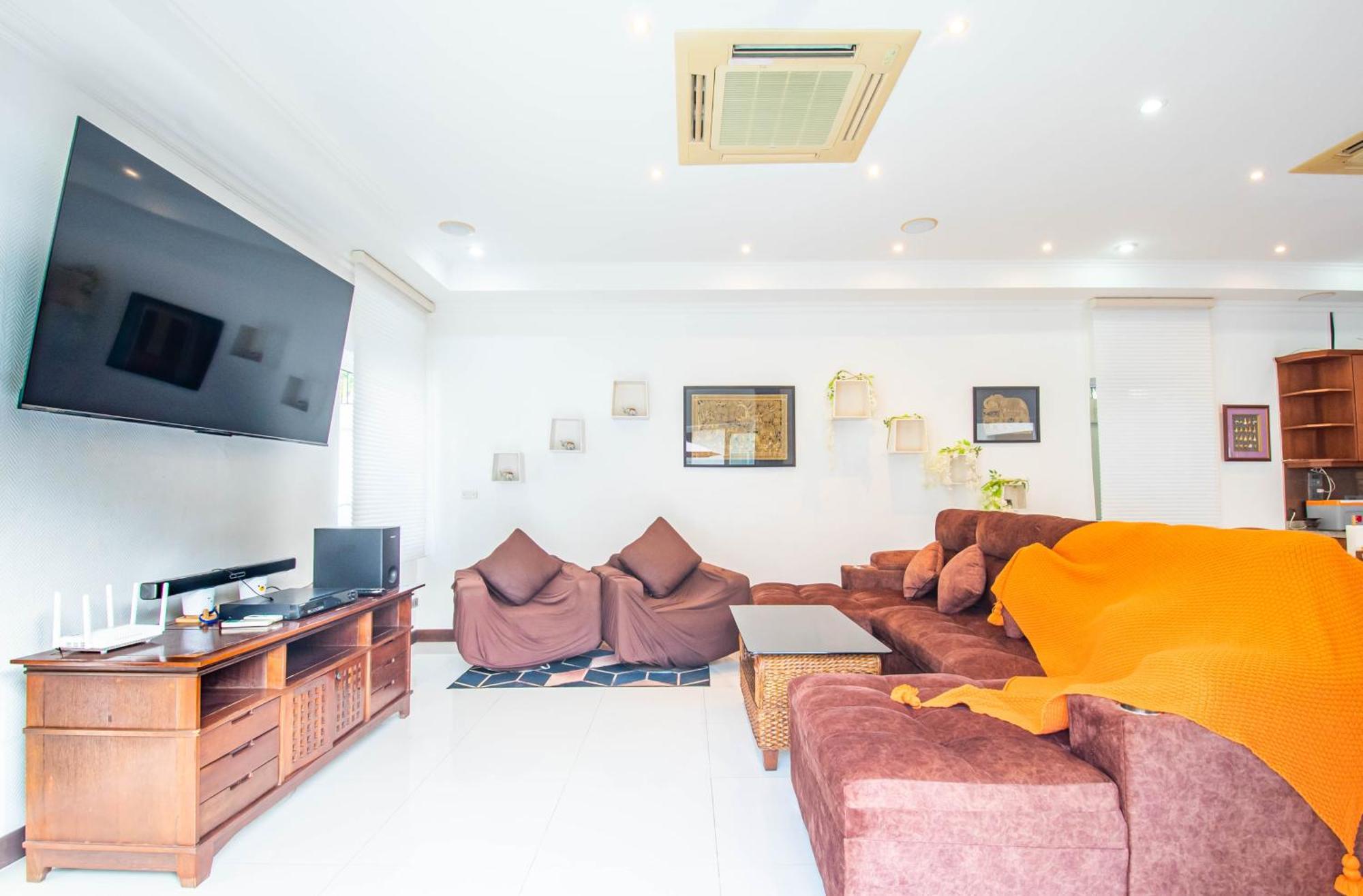 Seaside 2 Pools,beach@50m Pattaya