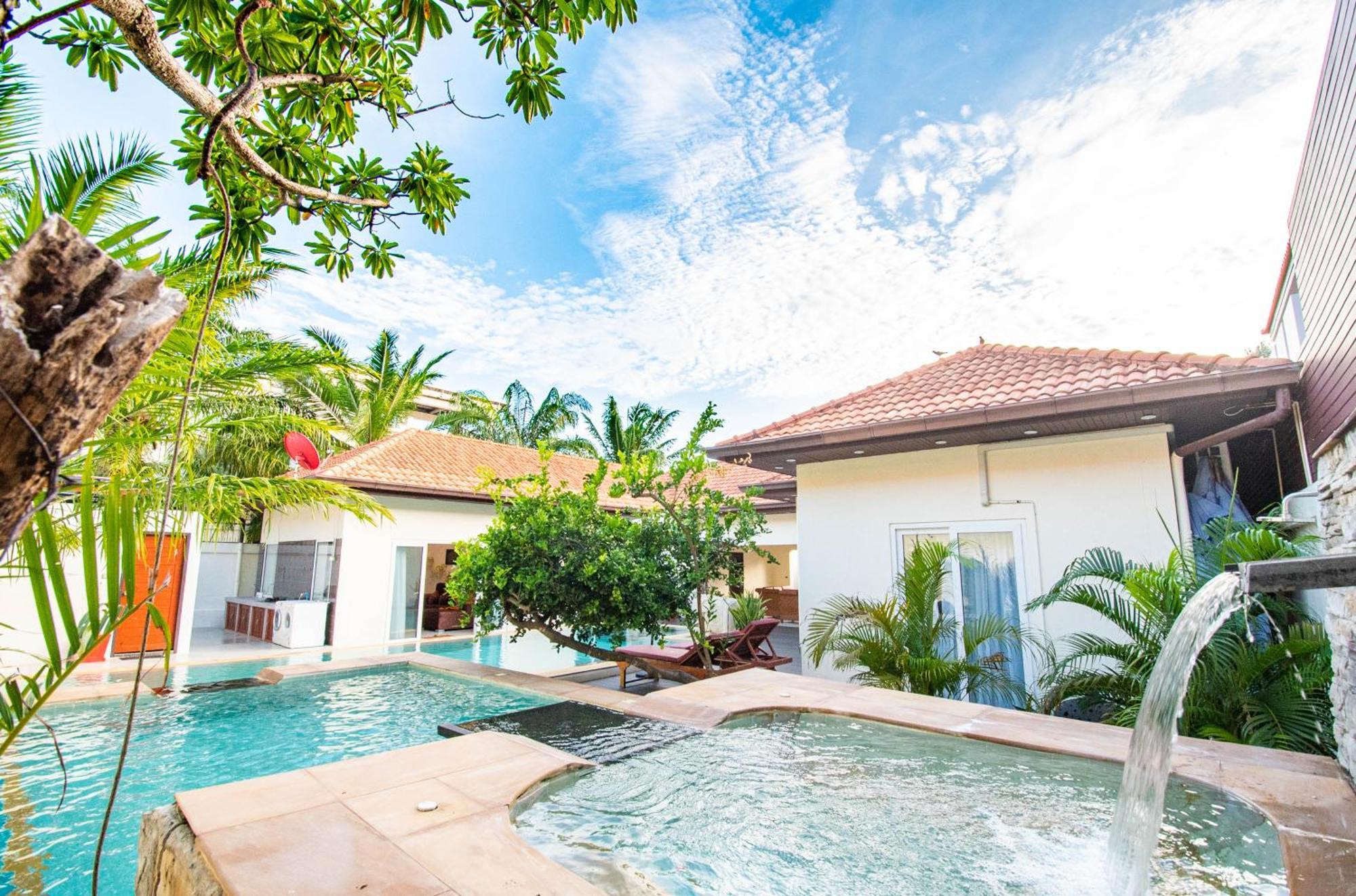 Seaside 2 Pools,beach@50m Pattaya